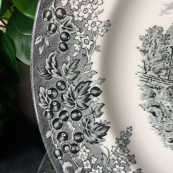 Vintage Wedgwood Queen’s Ware “Romantic England”  Morton Old Hall 10 7/8 dinne - Picture 5 of 7